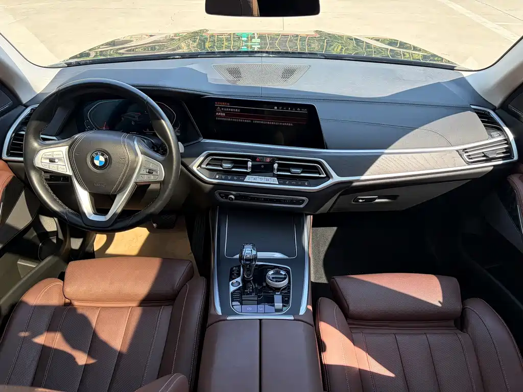 BMW X7 — фото 6