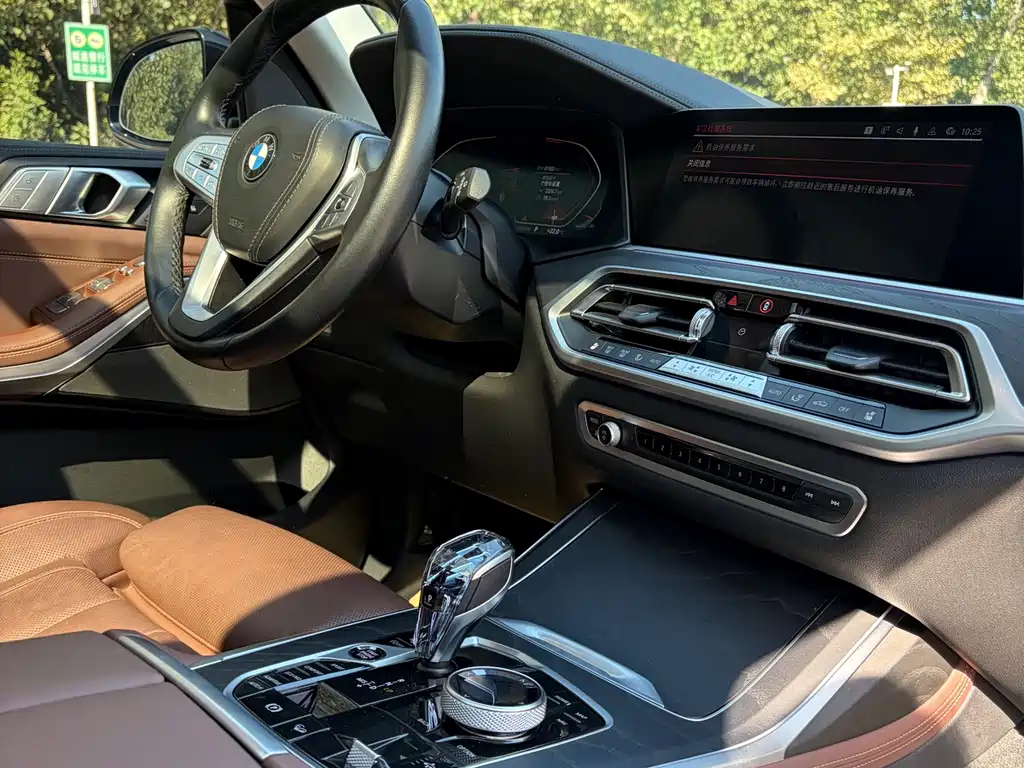 BMW X7 — фото 8