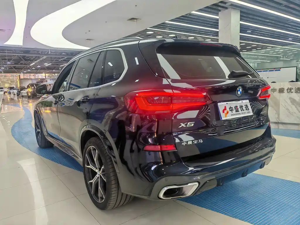 BMW X5 — фото 9