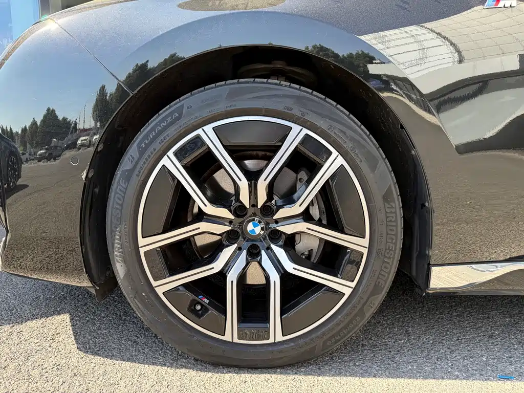 BMW 7 Series — фото 11