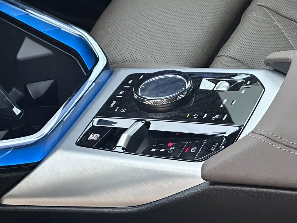 BMW X3 M50 — фото 13