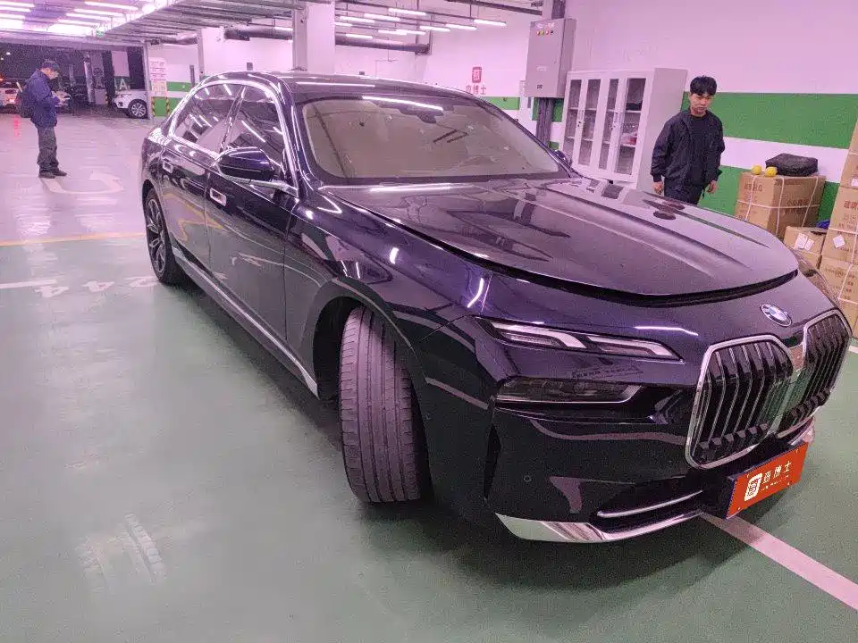 BMW 7 Series — фото 2