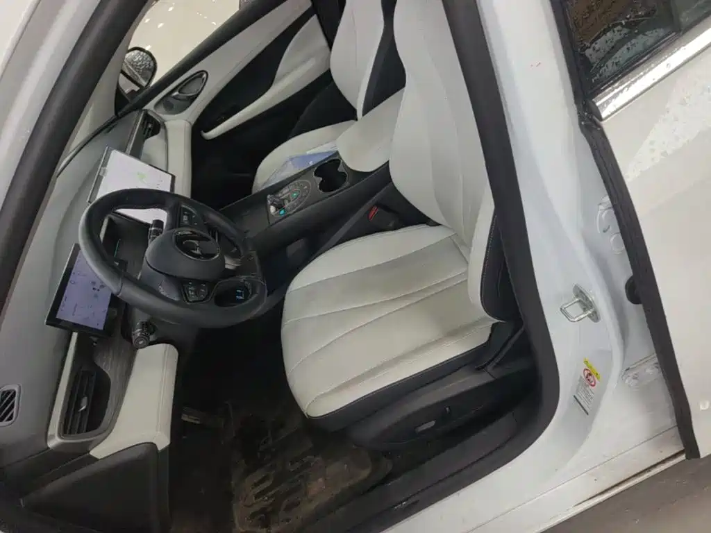 BYD Seal 05 DM-i — фото 15