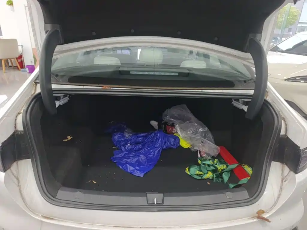 BYD Seal 05 DM-i — фото 19
