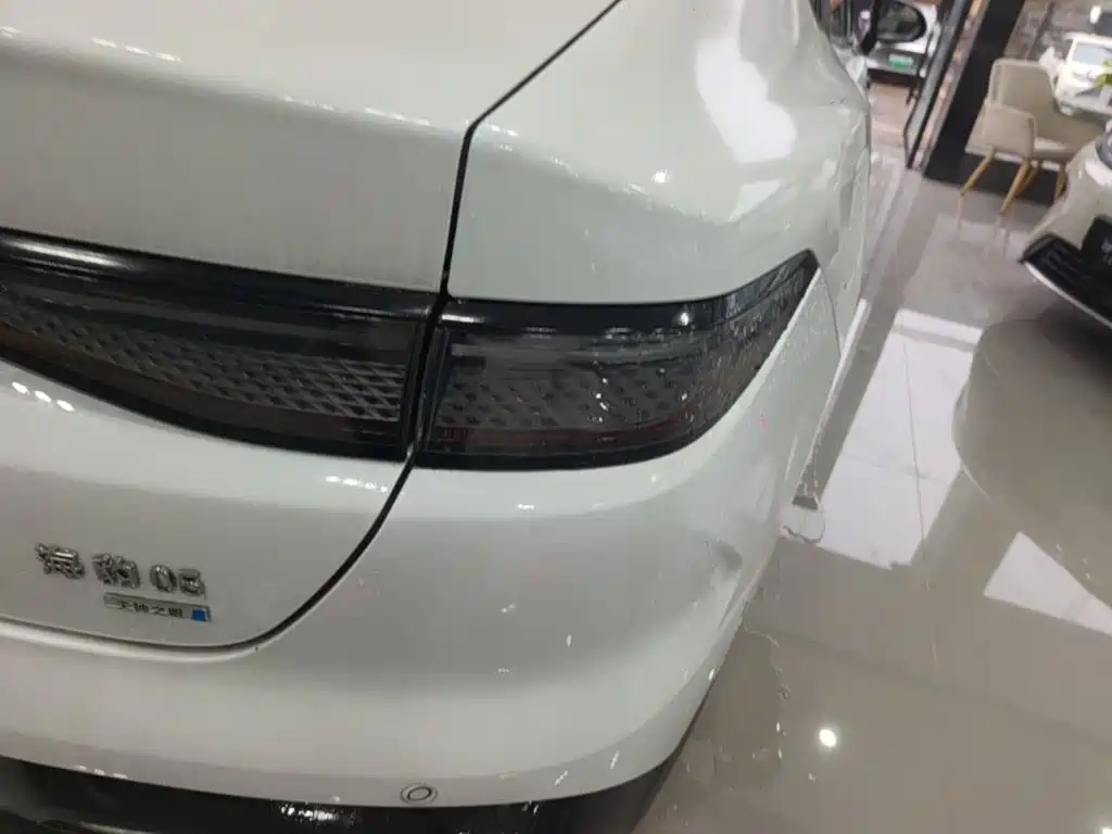 BYD Seal 05 DM-i — фото 8