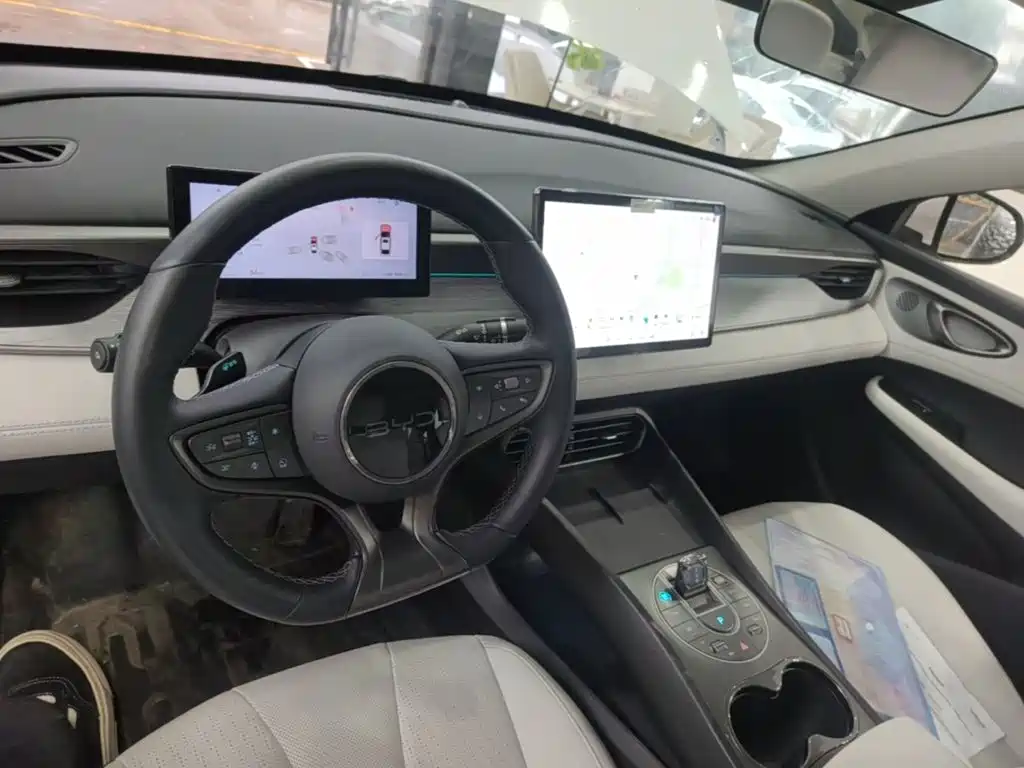 BYD Seal 05 DM-i — фото 10