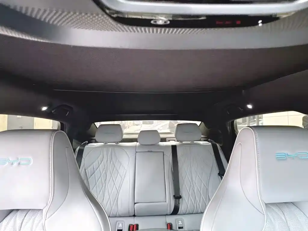 BYD Seal — фото 11