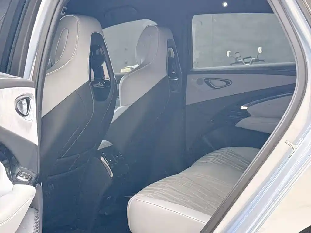 BYD Seal — фото 6