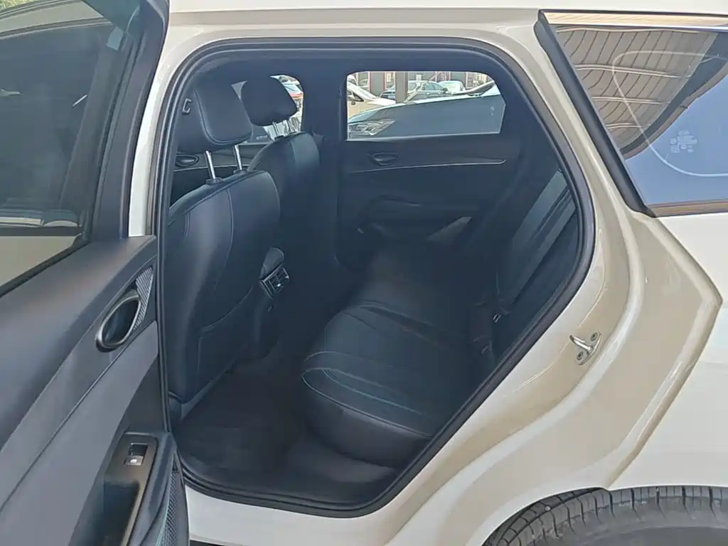 BYD Seal 06 DM-i Touring — фото 13