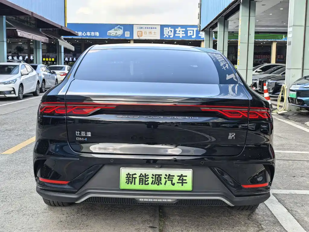 BYD Han — фото 15