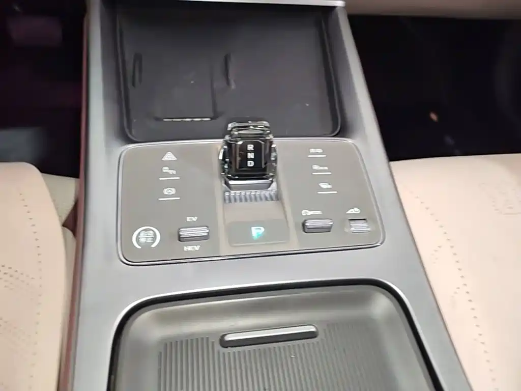 BYD Seal 07 DM-i — фото 14