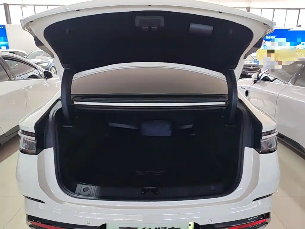 BYD Seal 07 DM-i — фото 19