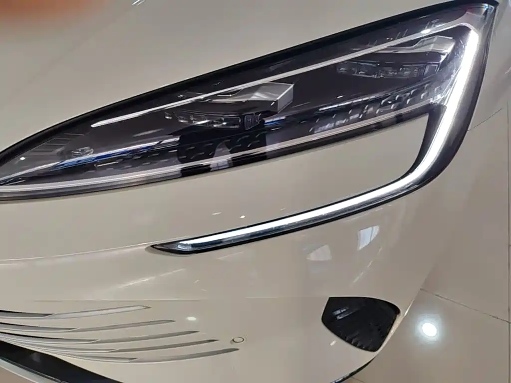 BYD Seal 07 DM-i — фото 24