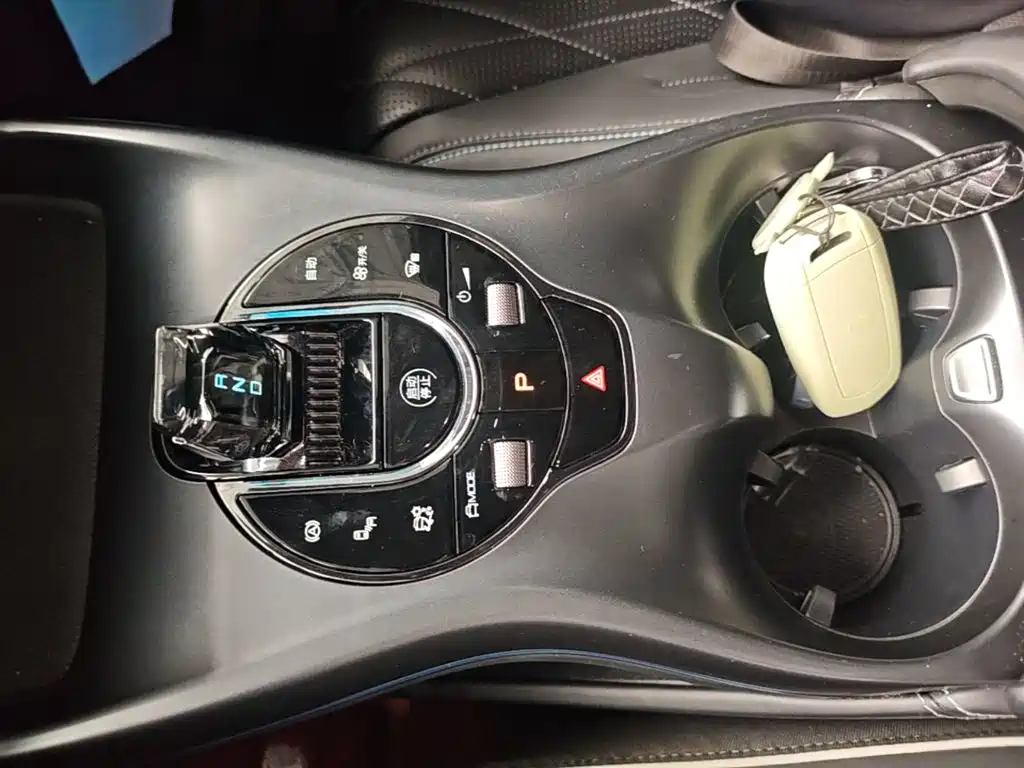 BYD Seal — фото 14