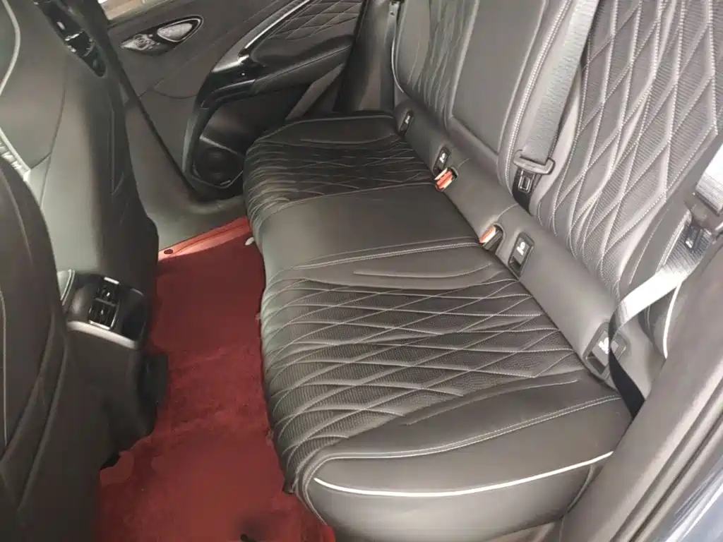 BYD Seal — фото 17