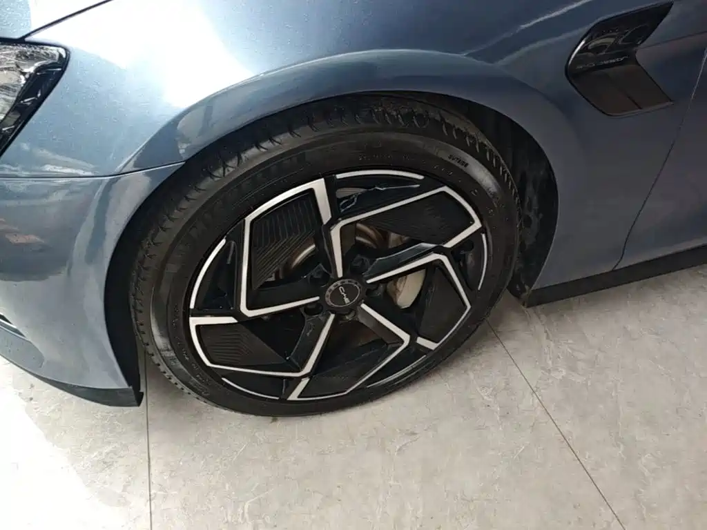 BYD Seal — фото 23