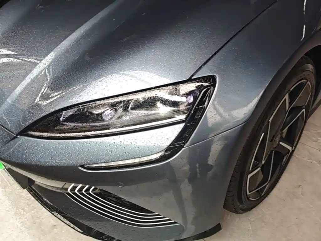 BYD Seal — фото 24