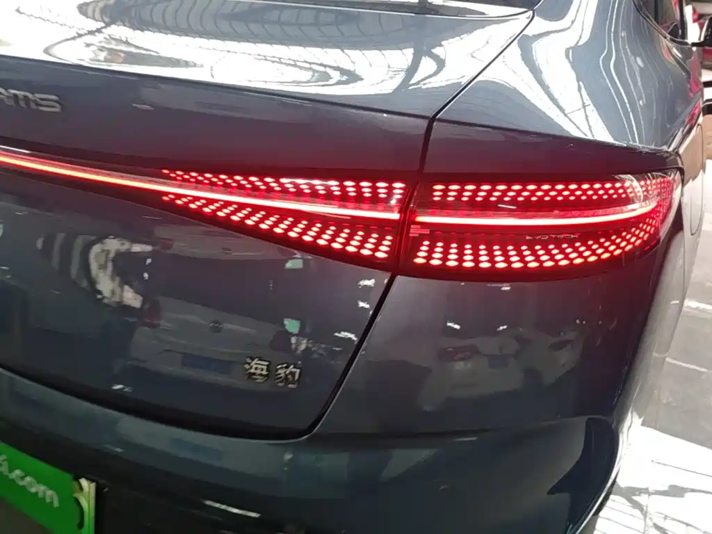 BYD Seal — фото 8