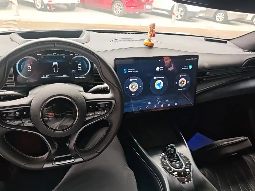 BYD Seal — фото 10