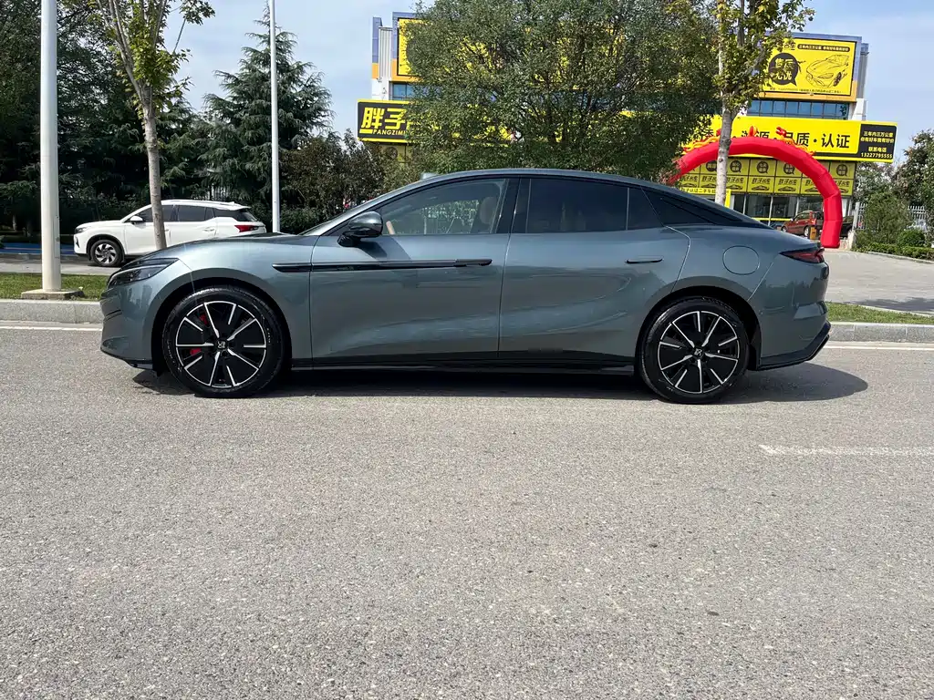 BYD Han L — фото 17