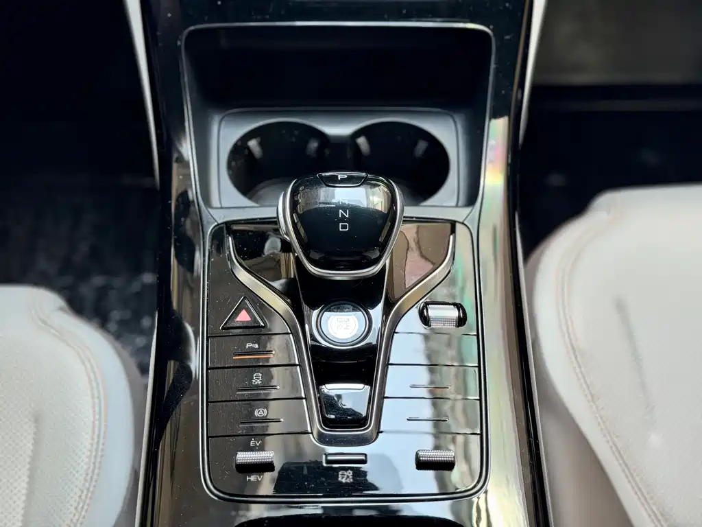 BYD Qin PLUS — фото 10