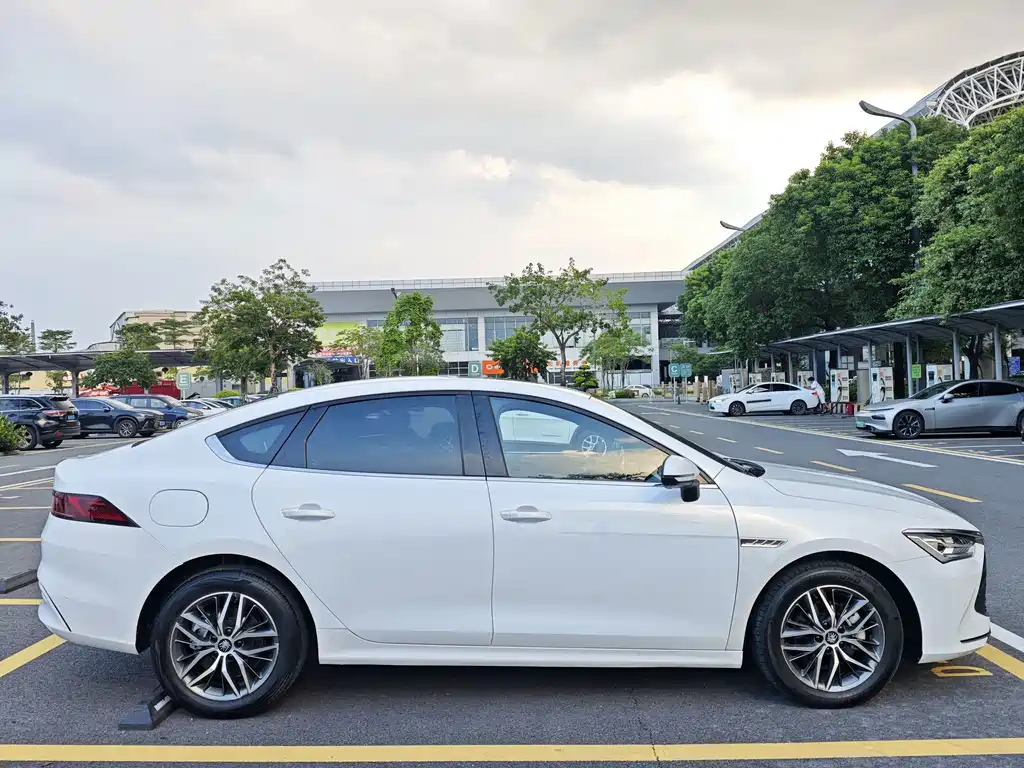 BYD Qin PLUS — фото 20