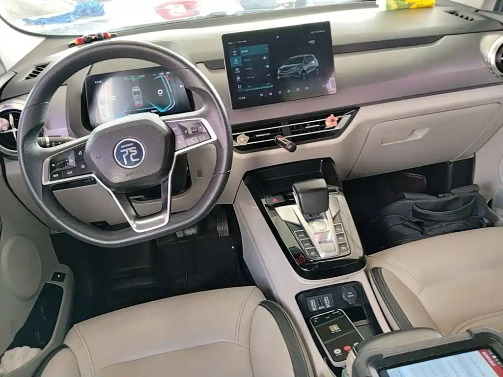 BYD Yuan Pro — фото 10
