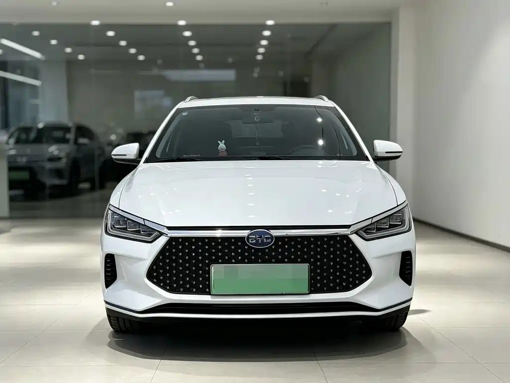 BYD e2 — фото 2