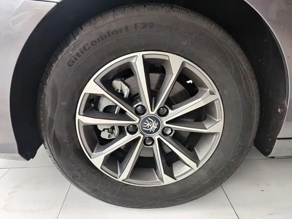 BYD Qin PLUS — фото 23