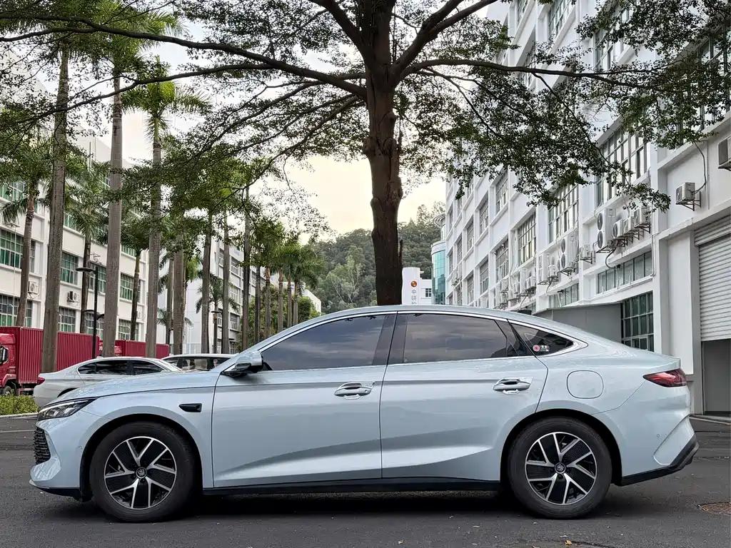 BYD Qin L — фото 3