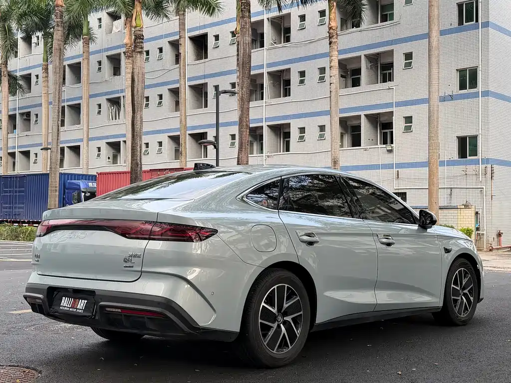 BYD Qin L — фото 6