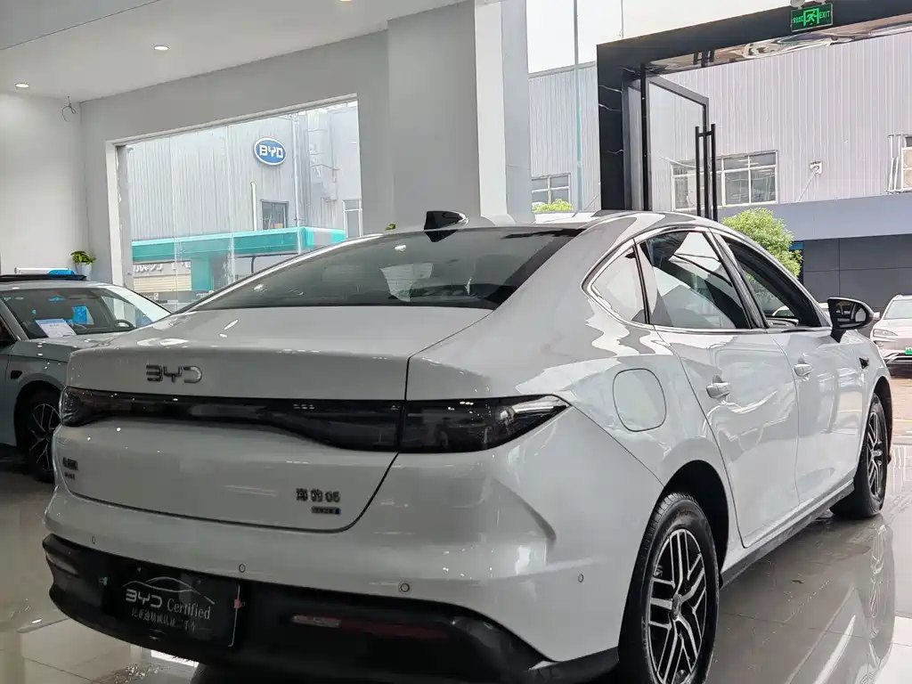 BYD Seal 05 DM-i — фото 6