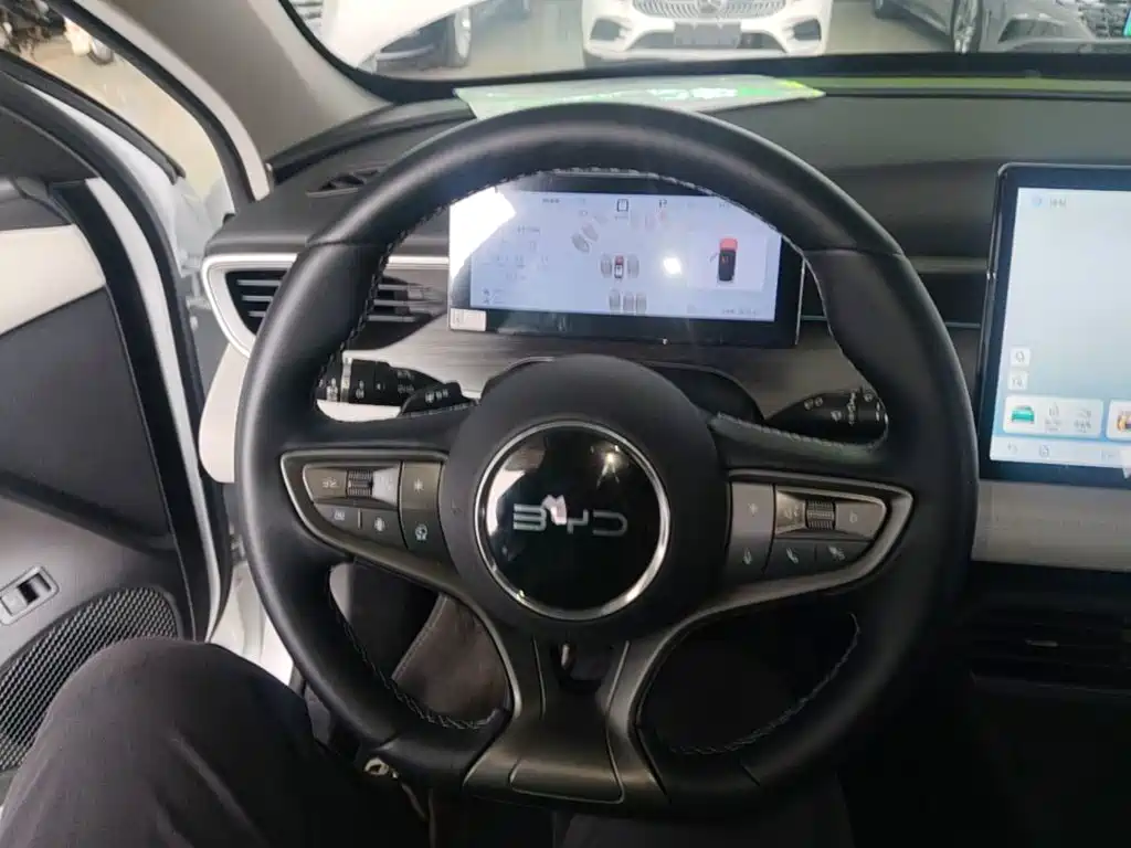 BYD Seal 05 DM-i — фото 11