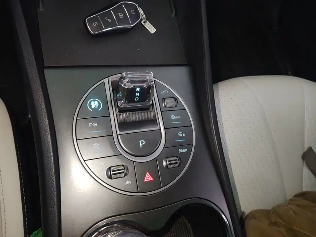 BYD Seal 05 DM-i — фото 14
