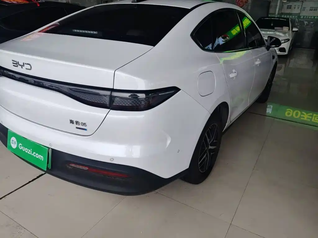 BYD Seal 05 DM-i — фото 8