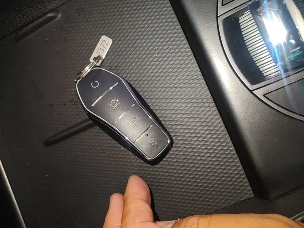 BYD Seal 05 DM-i — фото 9