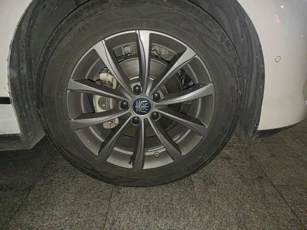 BYD Qin L — фото 24