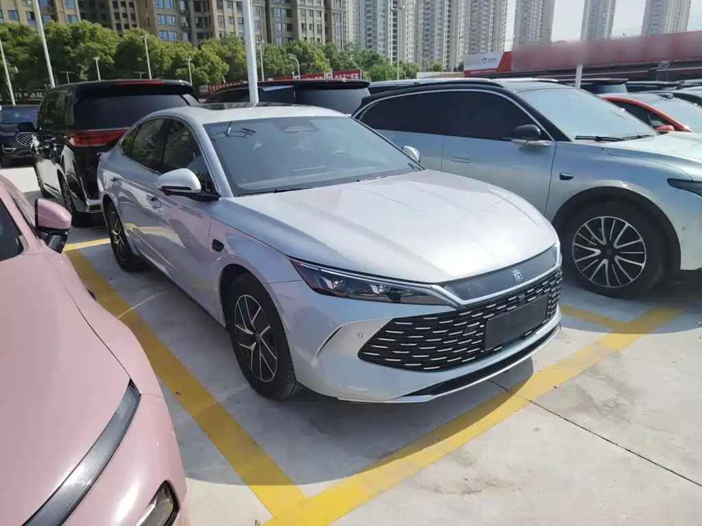 BYD Qin L — фото 4