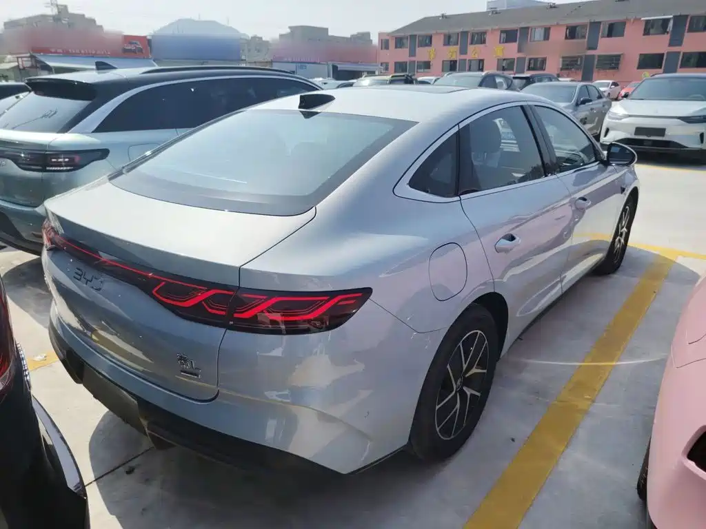 BYD Qin L — фото 7