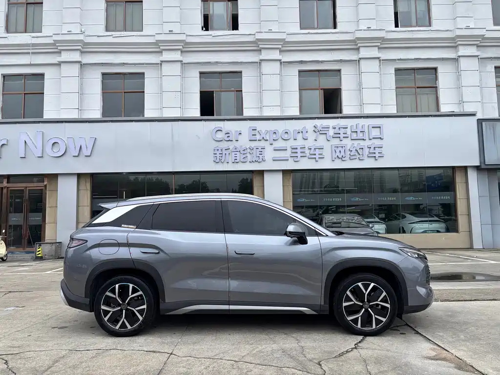 BYD L DM-i — фото 4