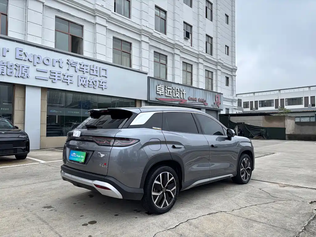 BYD L DM-i — фото 5