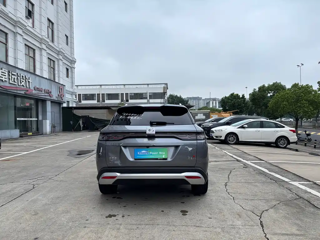 BYD L DM-i — фото 6