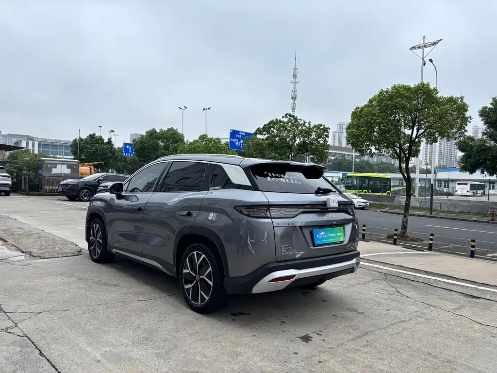 BYD L DM-i — фото 7