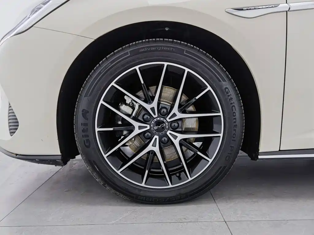 BYD Seal 07 DM-i — фото 17