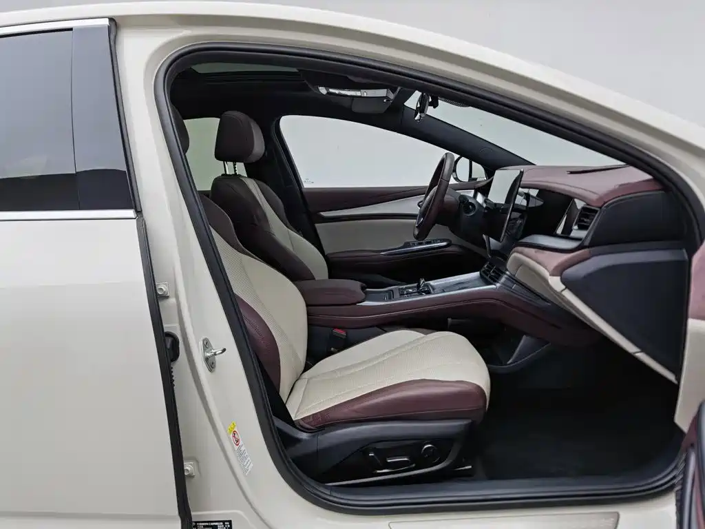 BYD Seal 07 DM-i — фото 23