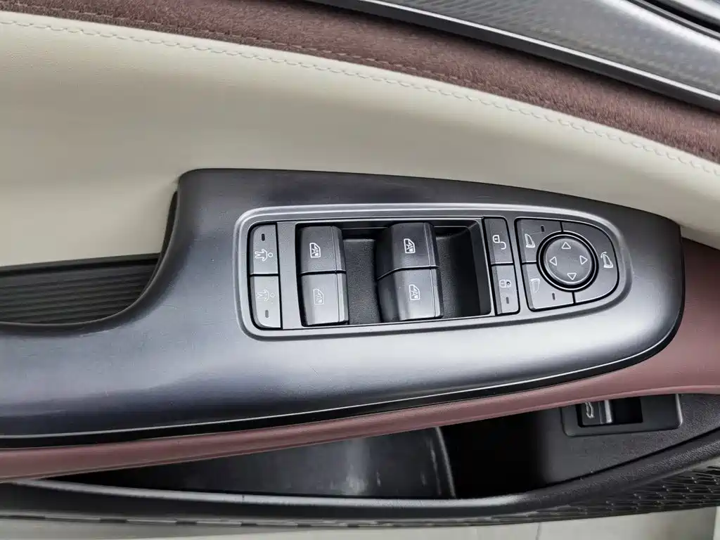 BYD Seal 07 DM-i — фото 9