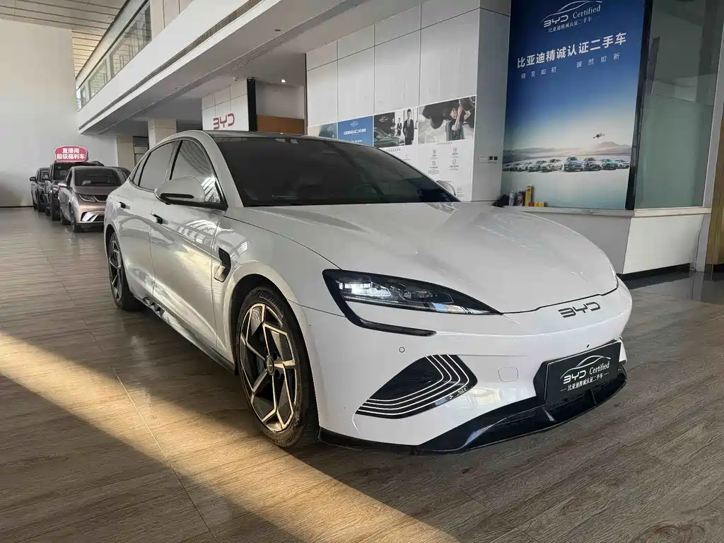 BYD Seal — фото 2