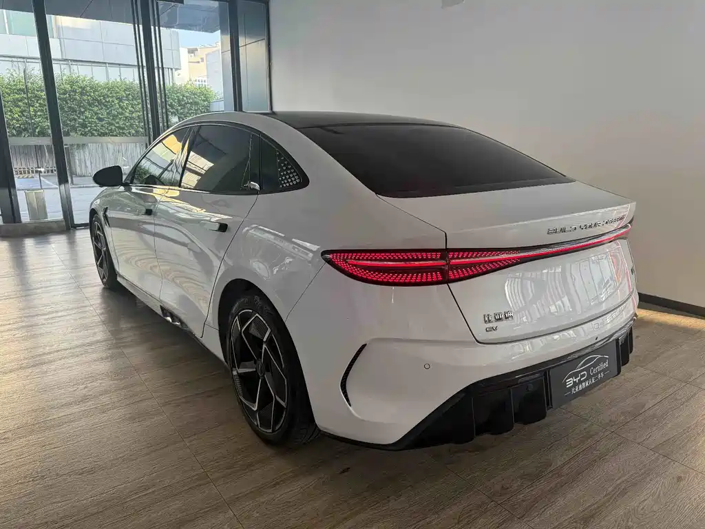BYD Seal — фото 9