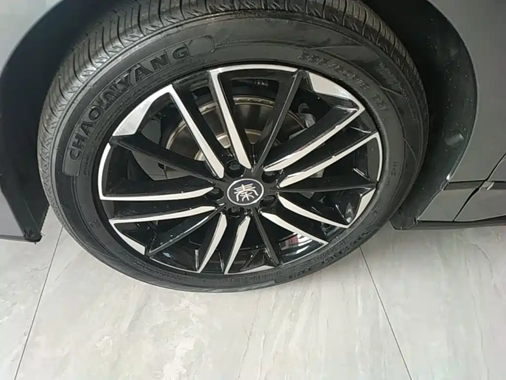 BYD Qin L — фото 23