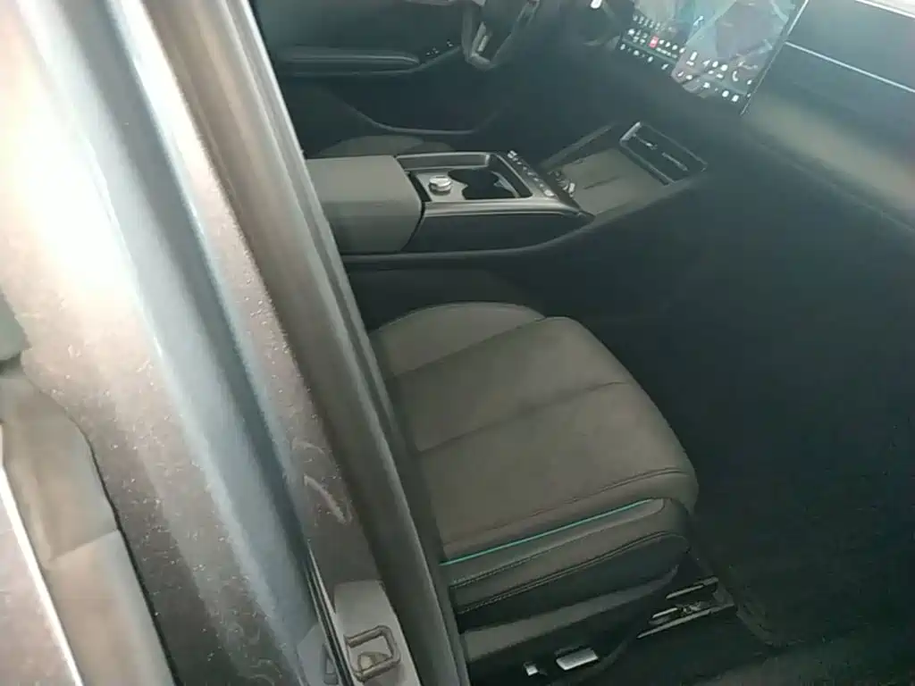 BYD Qin L — фото 25